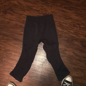 Lululemon cropped black leggings